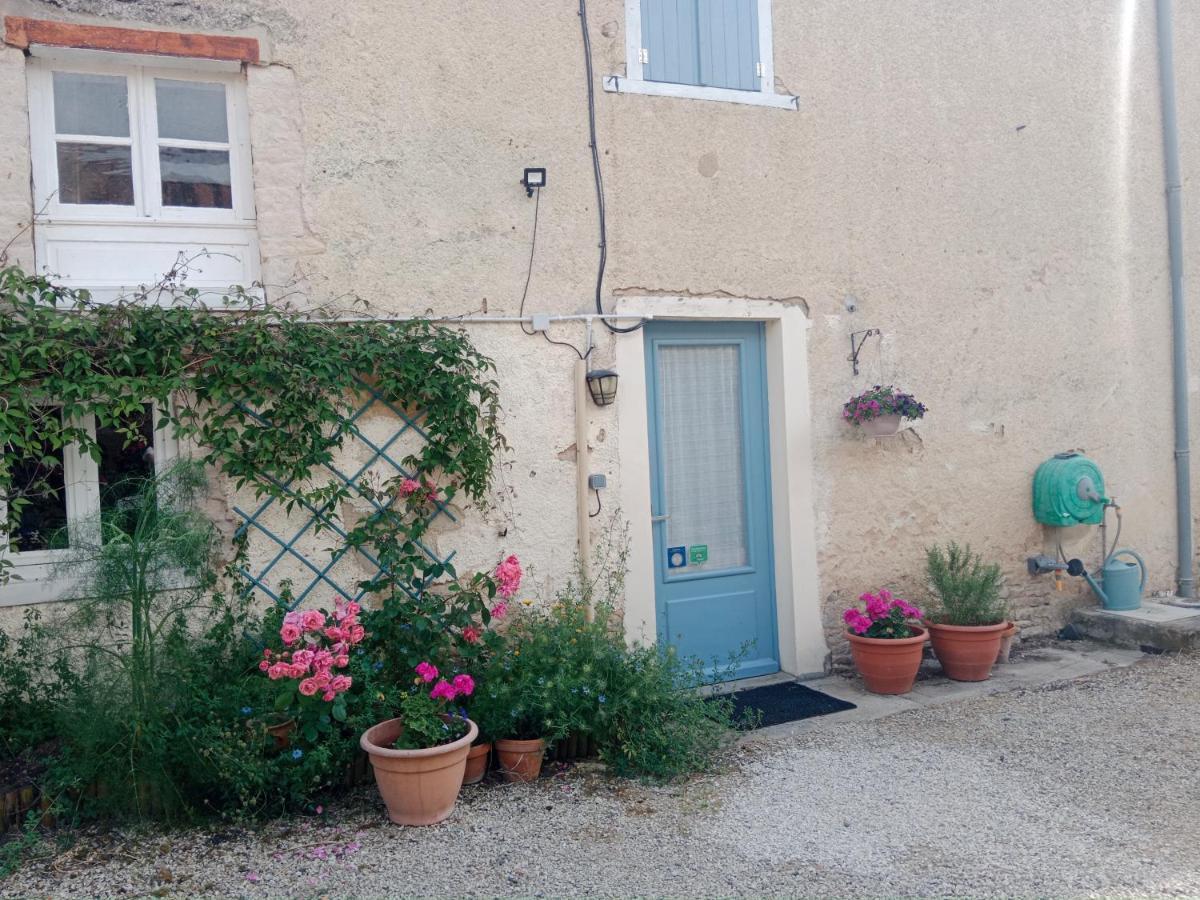 La Cour Bed and Breakfast Villefagnan Esterno foto