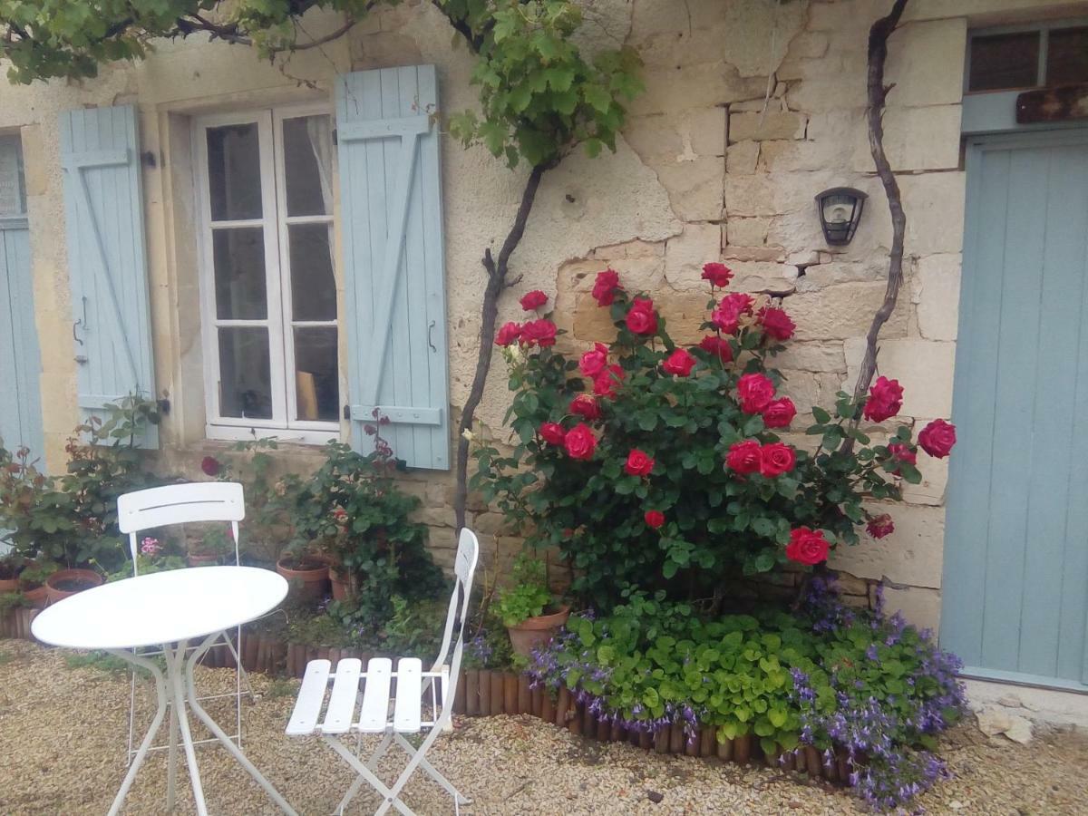 La Cour Bed and Breakfast Villefagnan Esterno foto